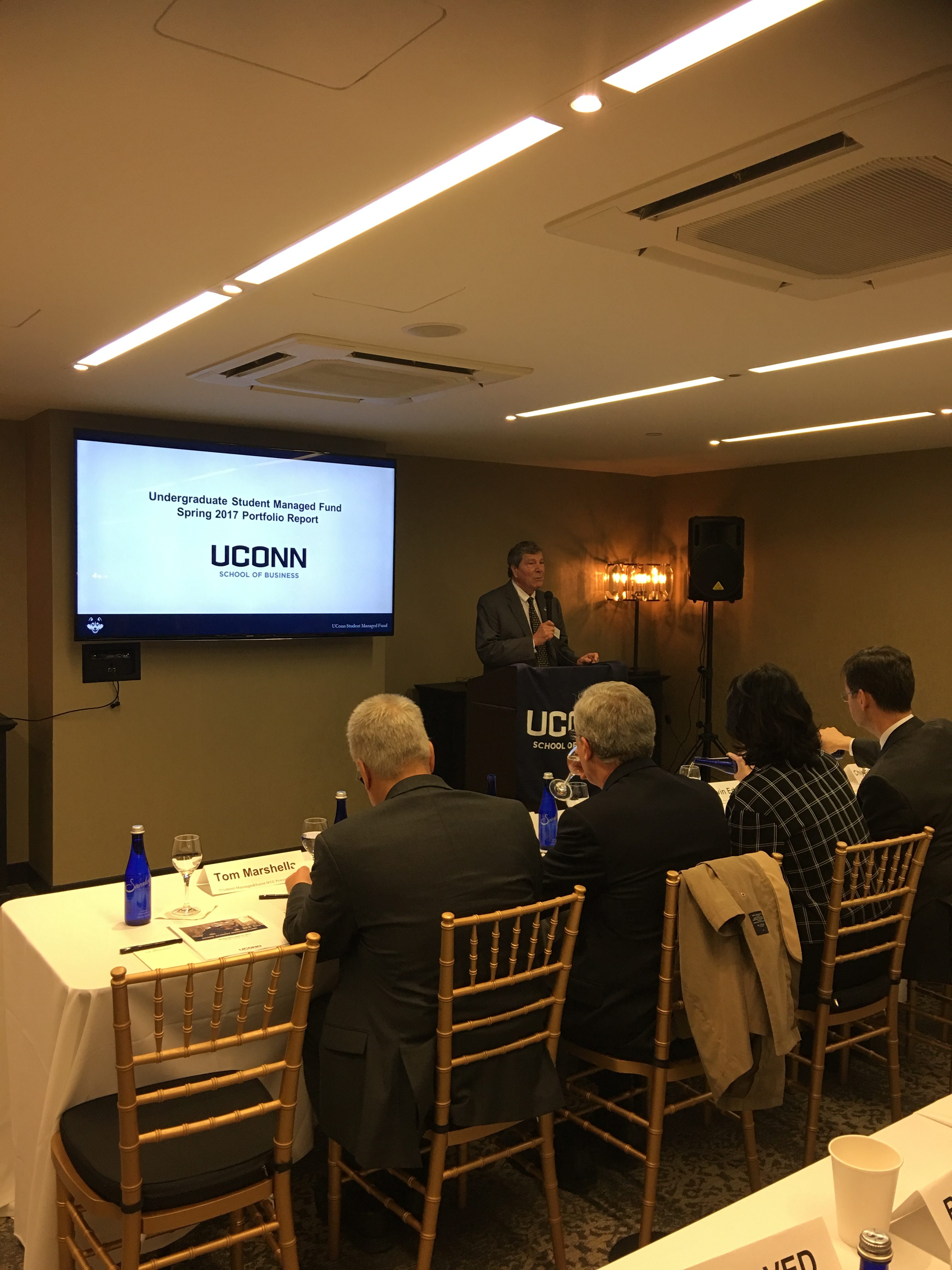 Dean John Elliott welcoming the Investment Advisory Board members, SMF Alums as well as current and future SMF members.